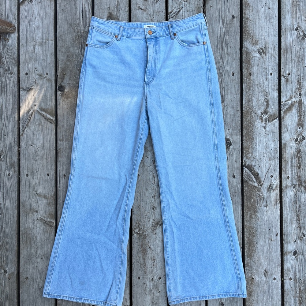 Wrangler Bonnie Loose Flare Light Blue High Rise Wide-Leg Jeans For Women